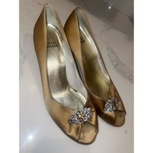 Vintage Stuart Weitzman Gold Heel 8m